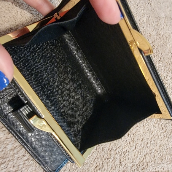 Authentic Louis Vuitton Epi Leather Wallet - Picture 8 of 11